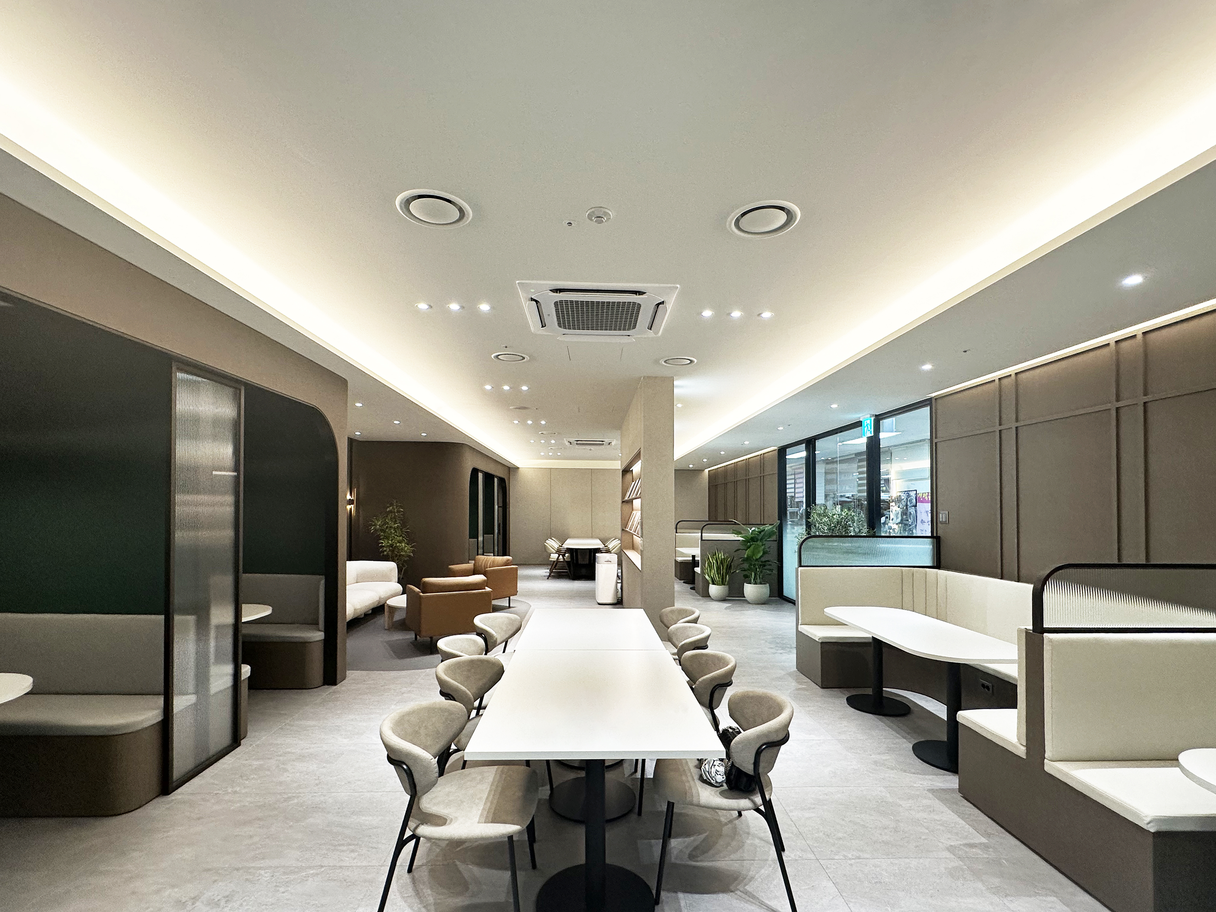LOTTE LE-EL Lounge